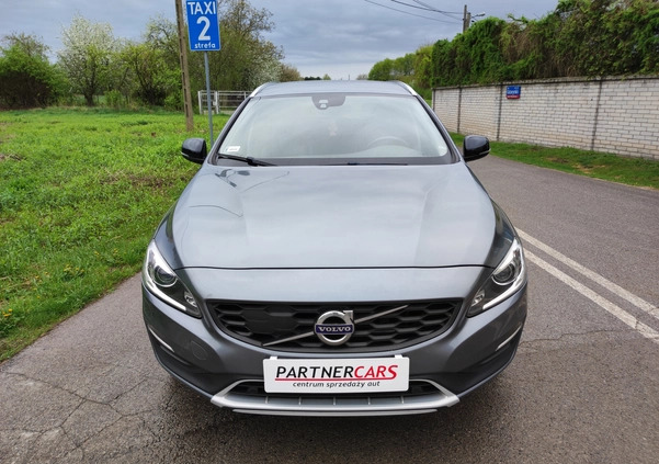Volvo V60 Cross Country cena 69900 przebieg: 191000, rok produkcji 2017 z Płock małe 254